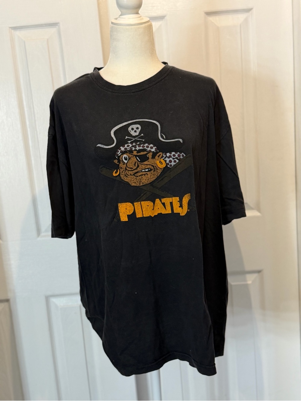 Retro Pittsburgh Pirates Tshirt